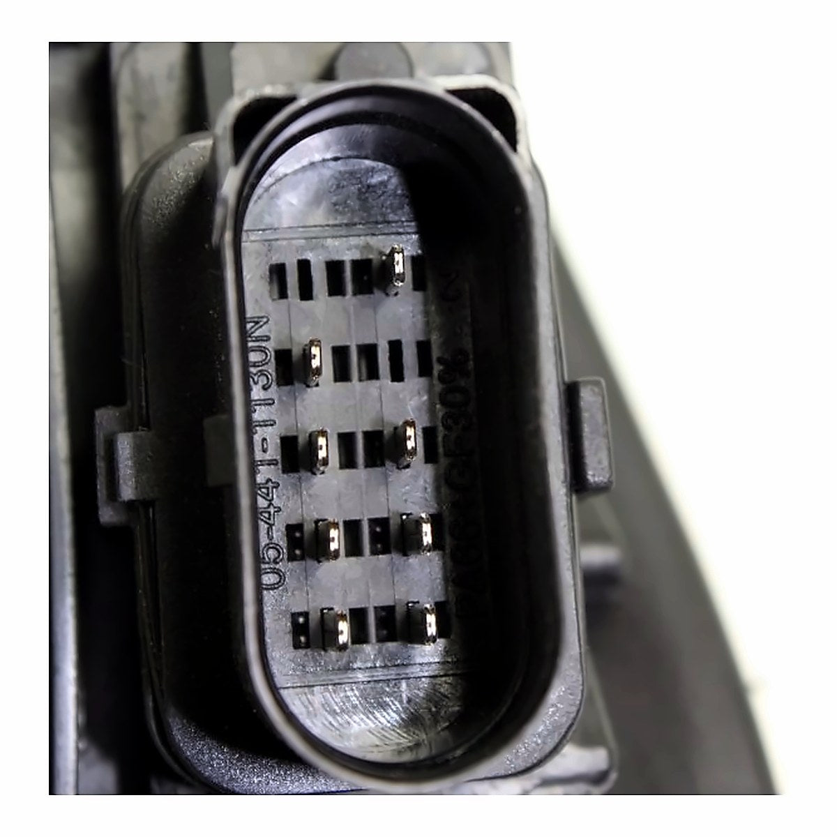 2011-2012 Audi A4 Headlight Driver Side Xenon Without Curve Frontom 6/21/10 – Back View (AU2502163)