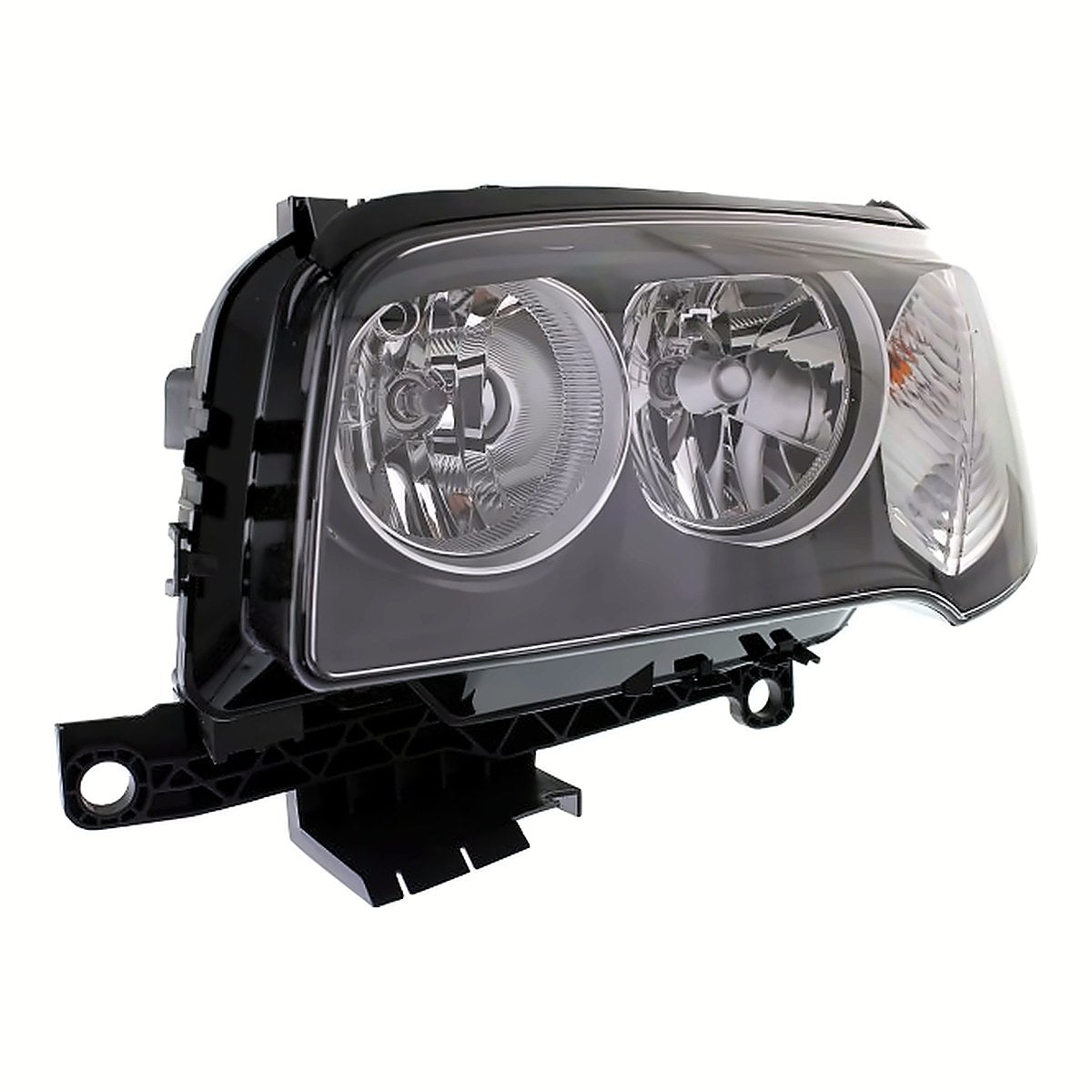 2007-2010 Bmw X3 Headlight Driver Side Halogen – Angle View (BM2502144)