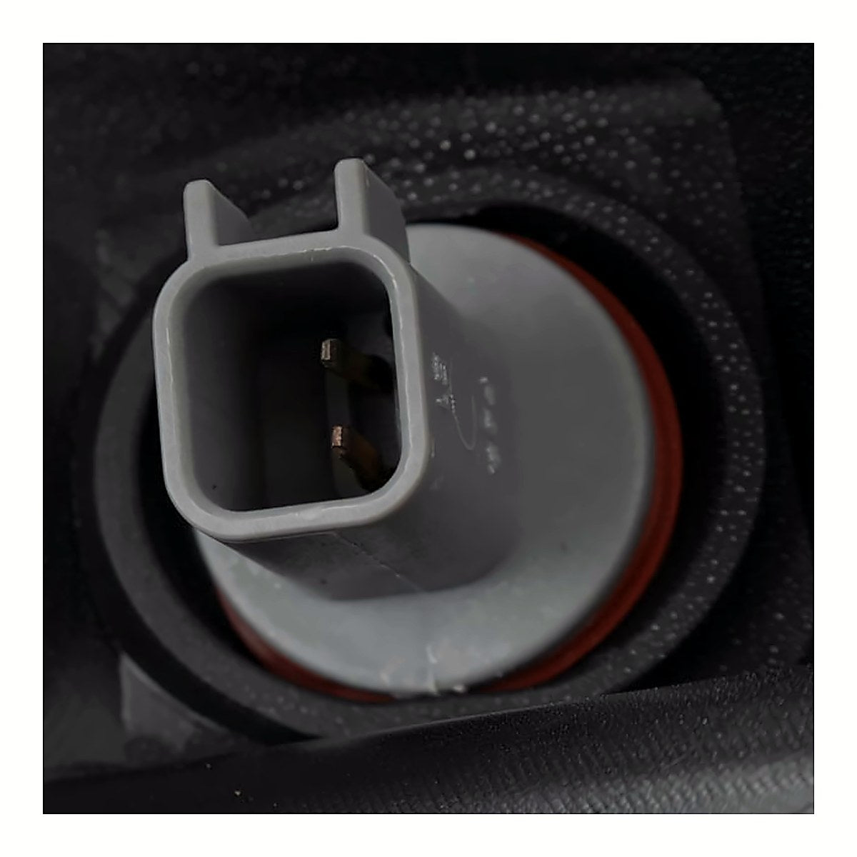 2014-2020 Dodge Journey Headlight Driver Side Halogen With Black Trim – Detail View (CH2502265)