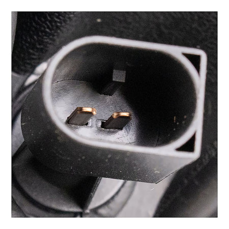 2014-2016 Chrysler Town_And_Country Headlight Driver Side Halogen With Black Bezel – Close-Up View (CH2502266)