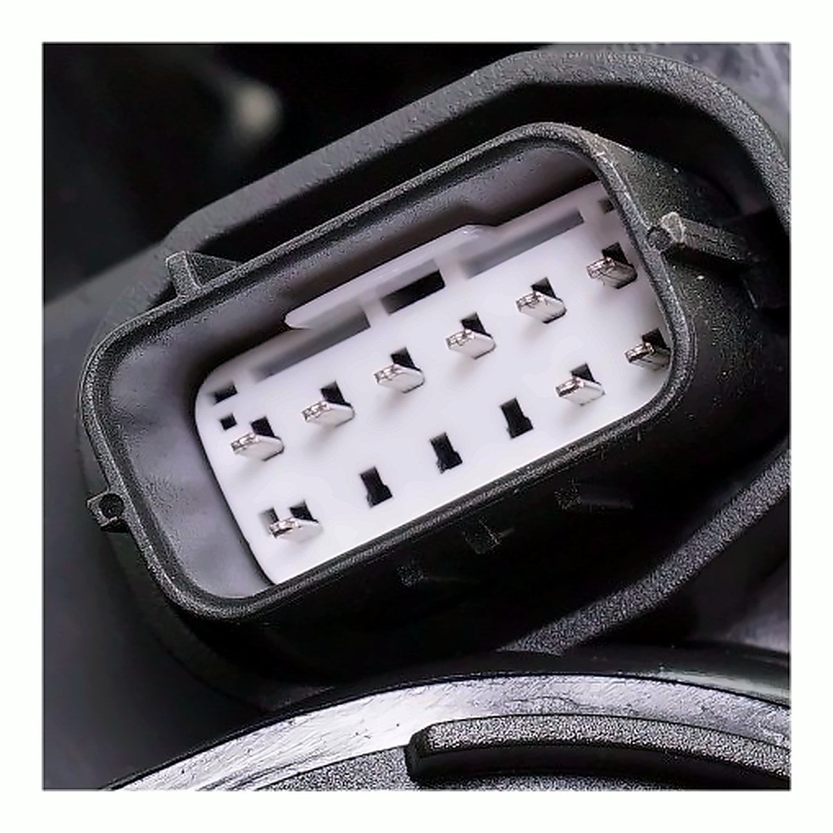 2018-2023 Chrysler 300 Headlight Driver Side Halogen Black Projection Type – Back View (CH2502331)
