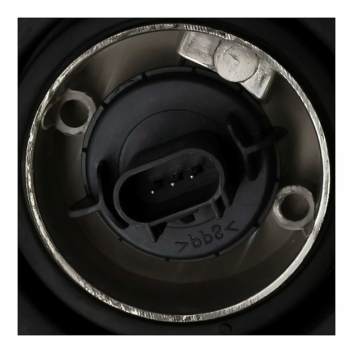 2006 Dodge Ram_Mega_Cab Headlight Driver Side Without Black Bezel – Installed View (CH2518114)