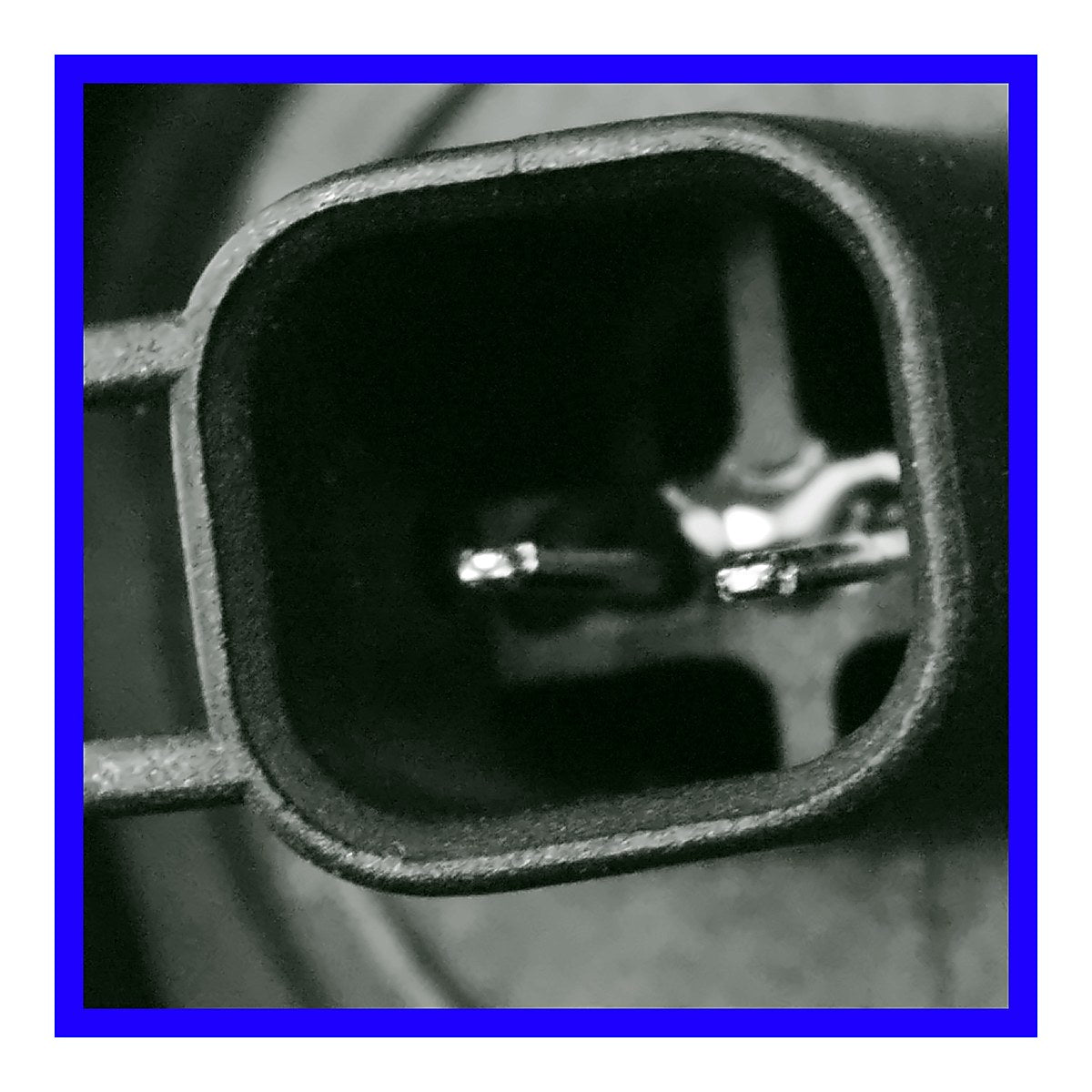 2013-2015 Dodge Dart Headlight Driver Side Halogen Chrome Bezel – Close-Up View (CH2518143)