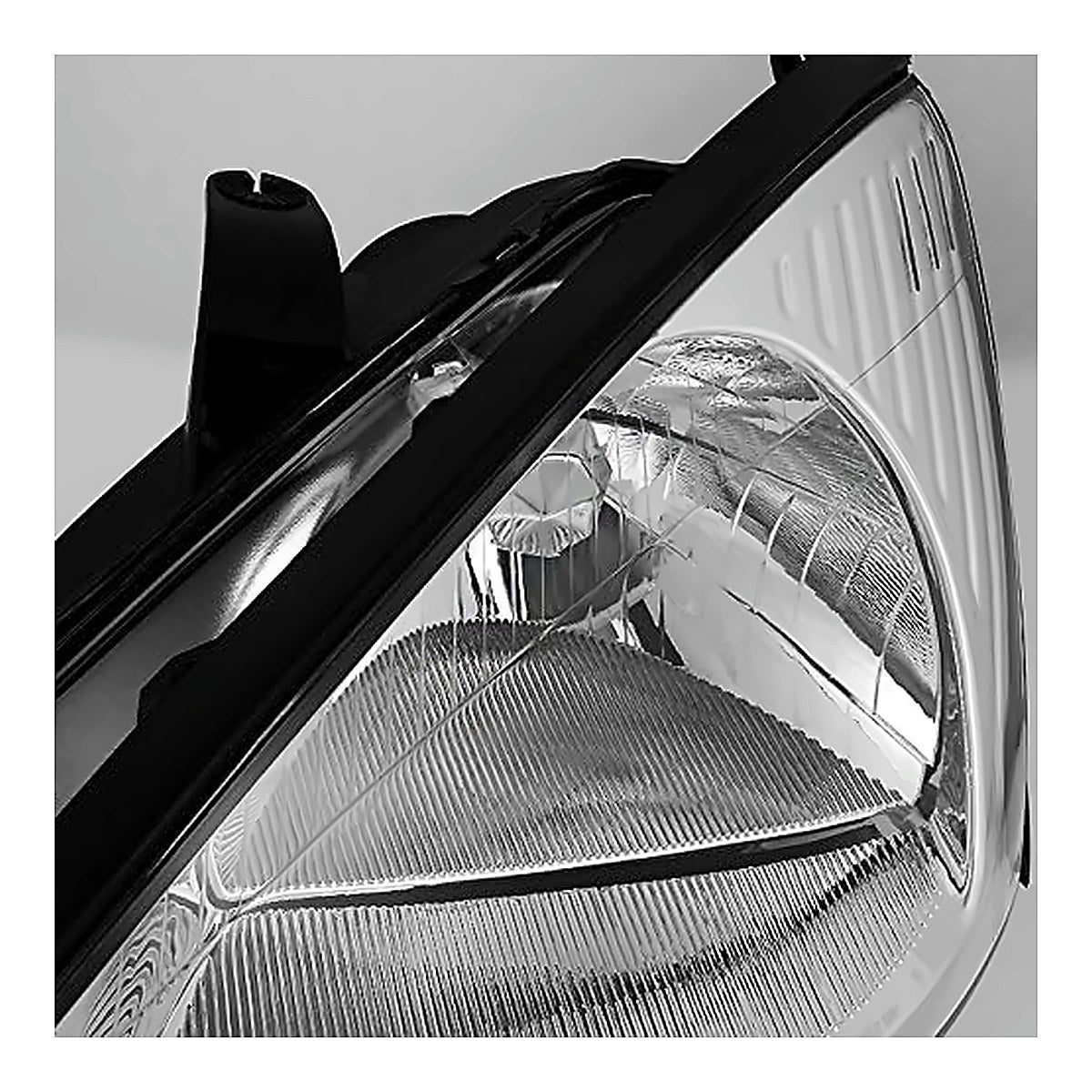 2002-2004 Ford Focus_Svt Headlight Driver Side With Svt Pkg With Black Bezel – Detail View (FO2502192)