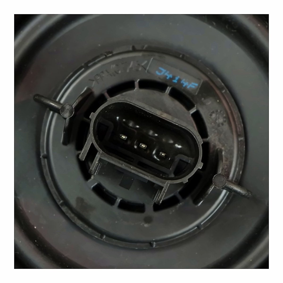 2007-2014 Ford Expedition Headlight Driver Side Black Bezel – Back View (FO2502227)