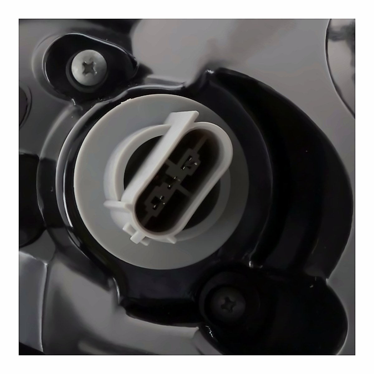 2008-2011 Ford Focus Headlight Driver Side (Bright Chrome Trim) Exclude 10-11 Ses Sdn Model – Installed View (FO2502244)
