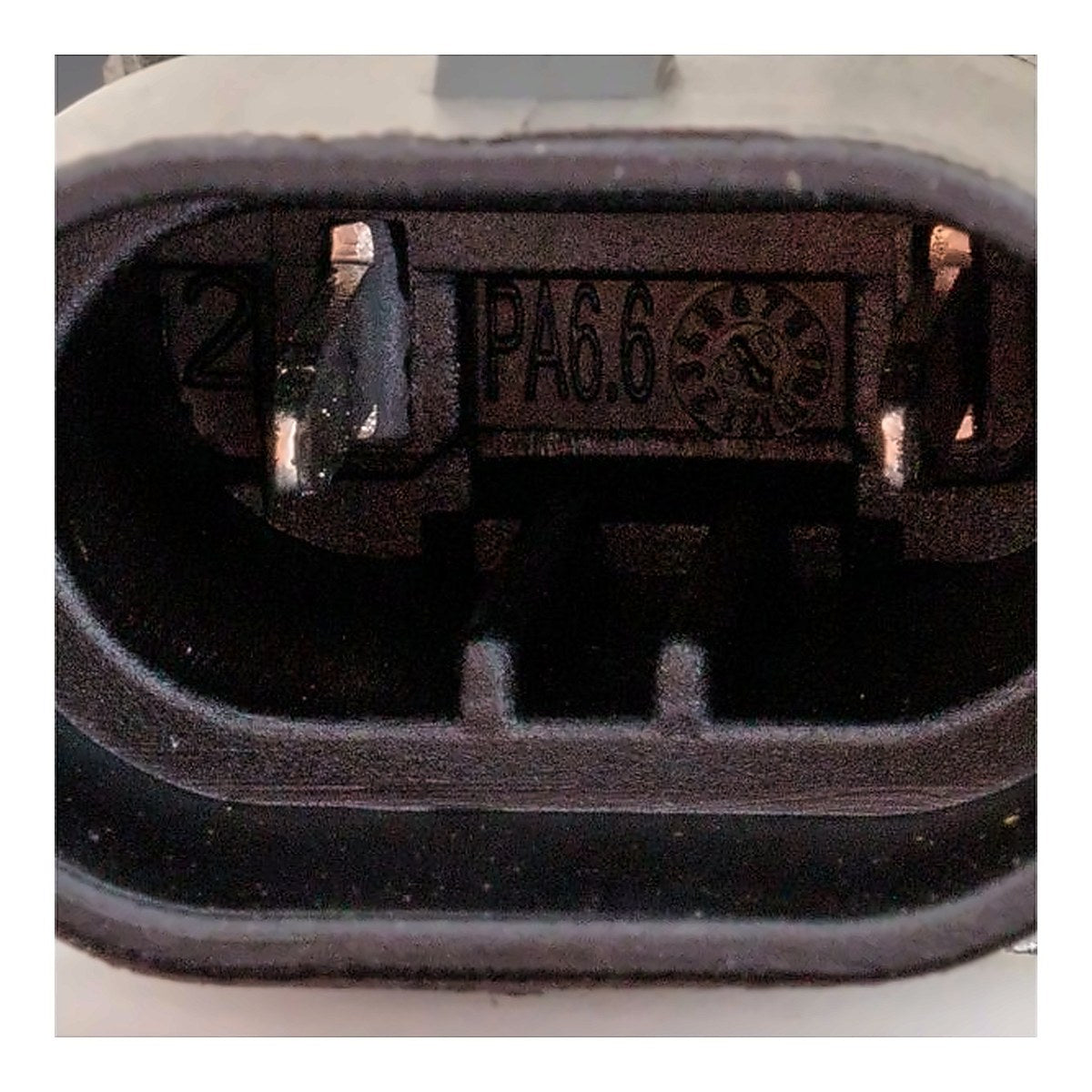 2009-2010 Ford Edge Headlight Passenger Side Sport Model – Installed View (FO2503271)