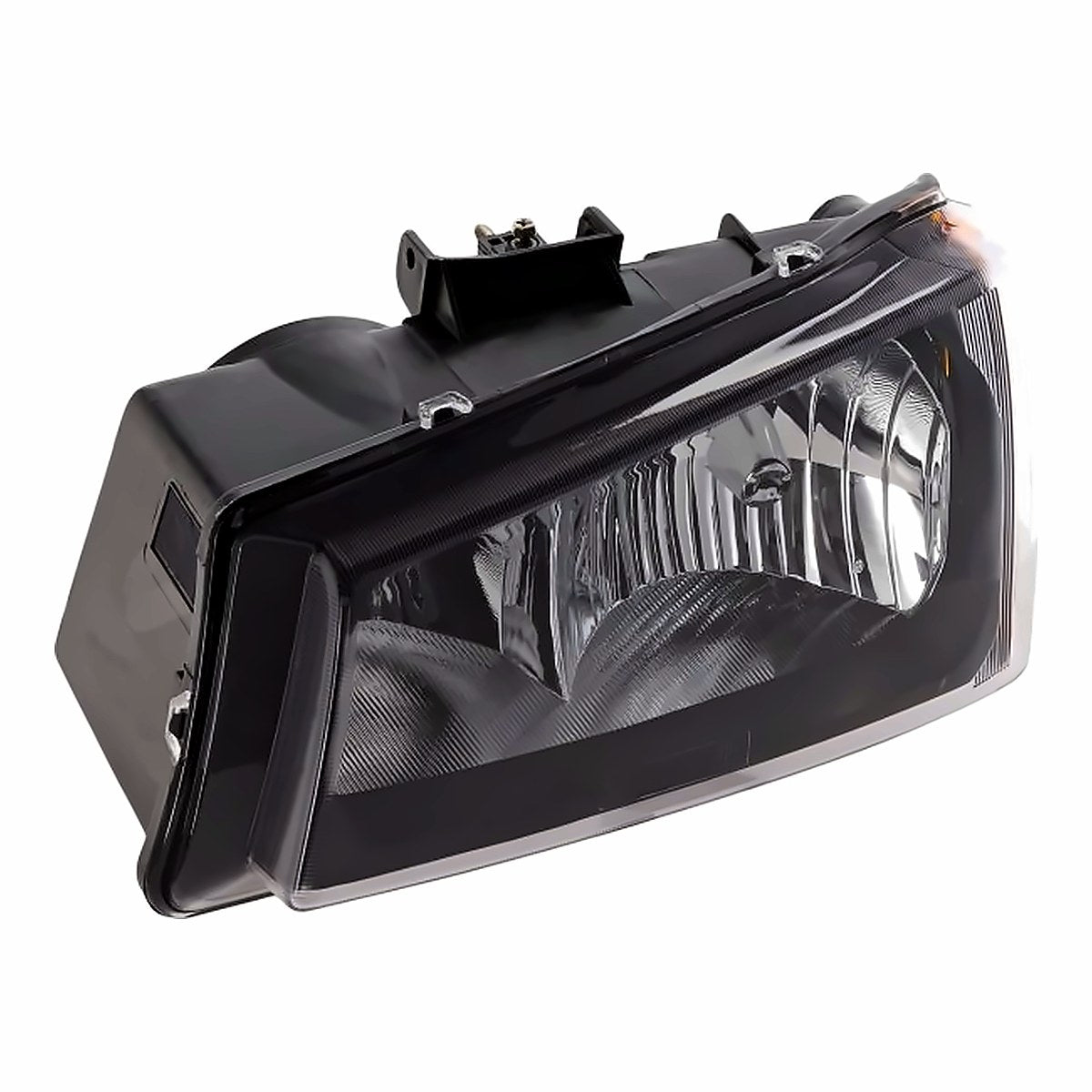 2003-2006 Chevrolet Avalanche Headlight Driver Side Without Cladding – Angle View (GM2502257)