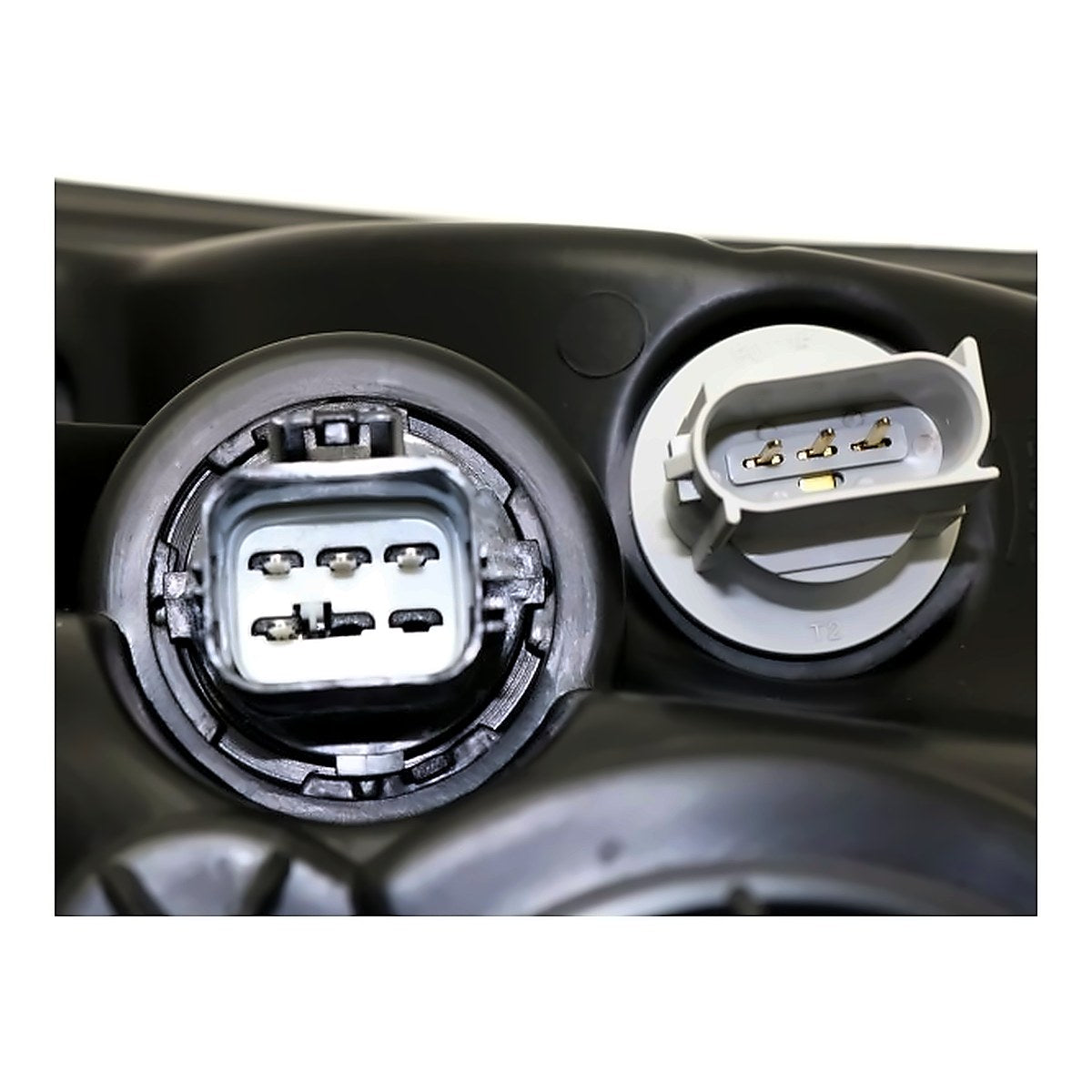 2014-2015 Chevrolet Camaro Headlight Driver Side Halogen – Back View (GM2502391)