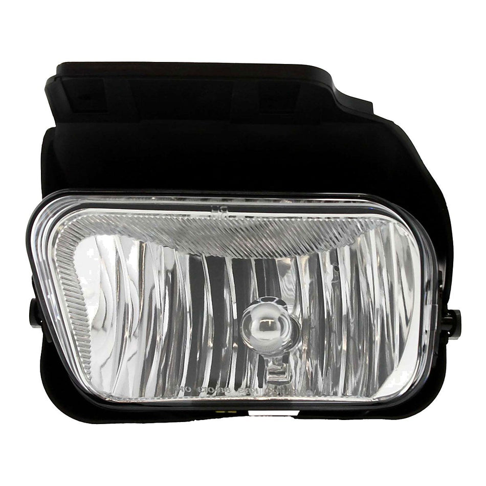 2003-2006 Chevrolet Avalanche Fog Light Front Driver Side Without Cladding – Front View (GM2592127)