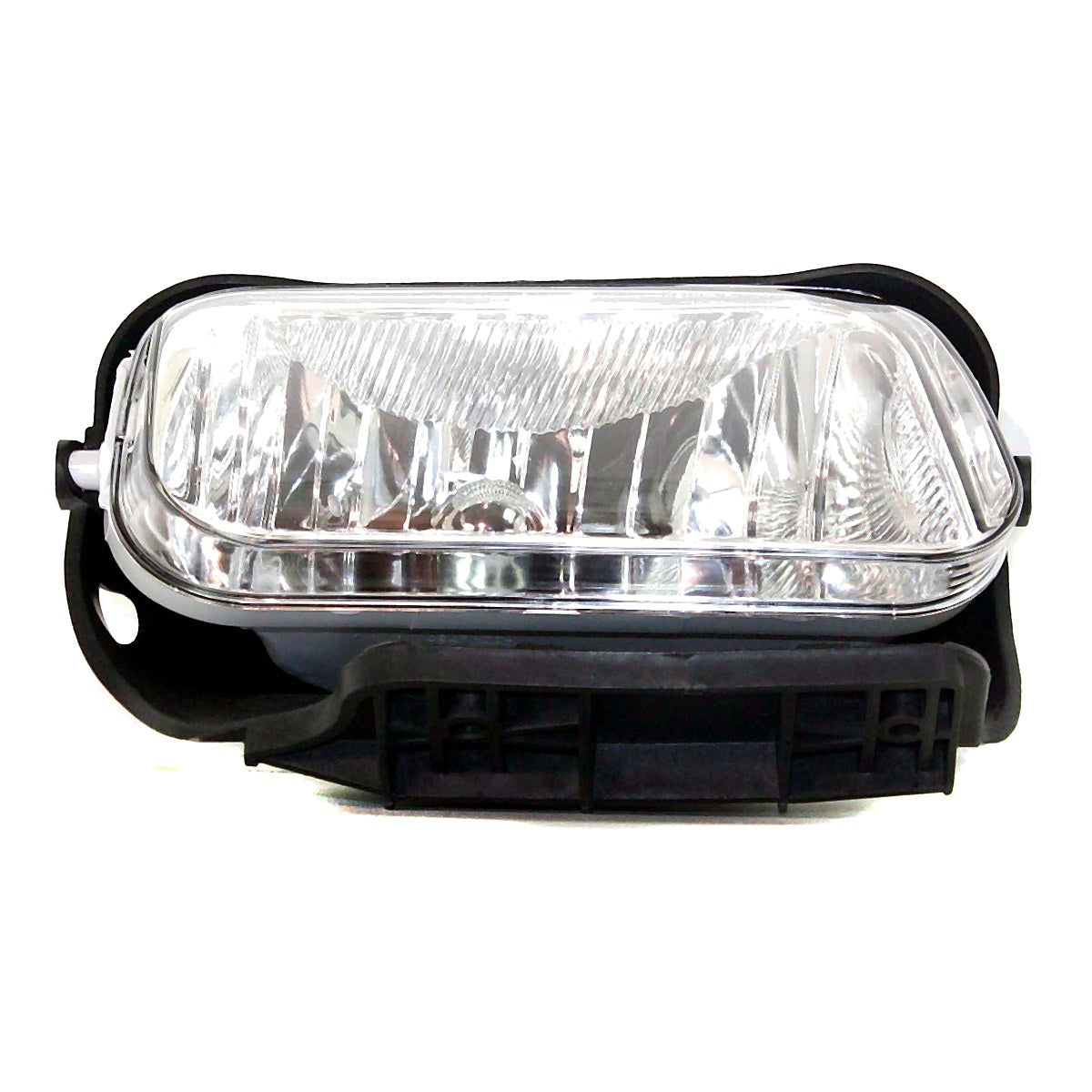 2003-2006 Chevrolet Avalanche Fog Light Front Driver Side Without Cladding – Side View (GM2592127)