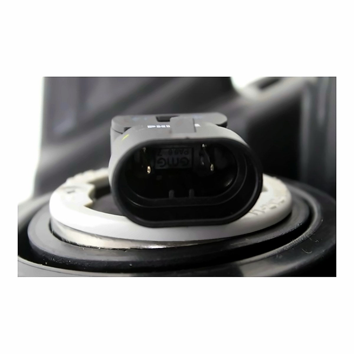 2009-2011 Honda Pilot Headlight Passenger Side – Close-Up View (HO2519125)