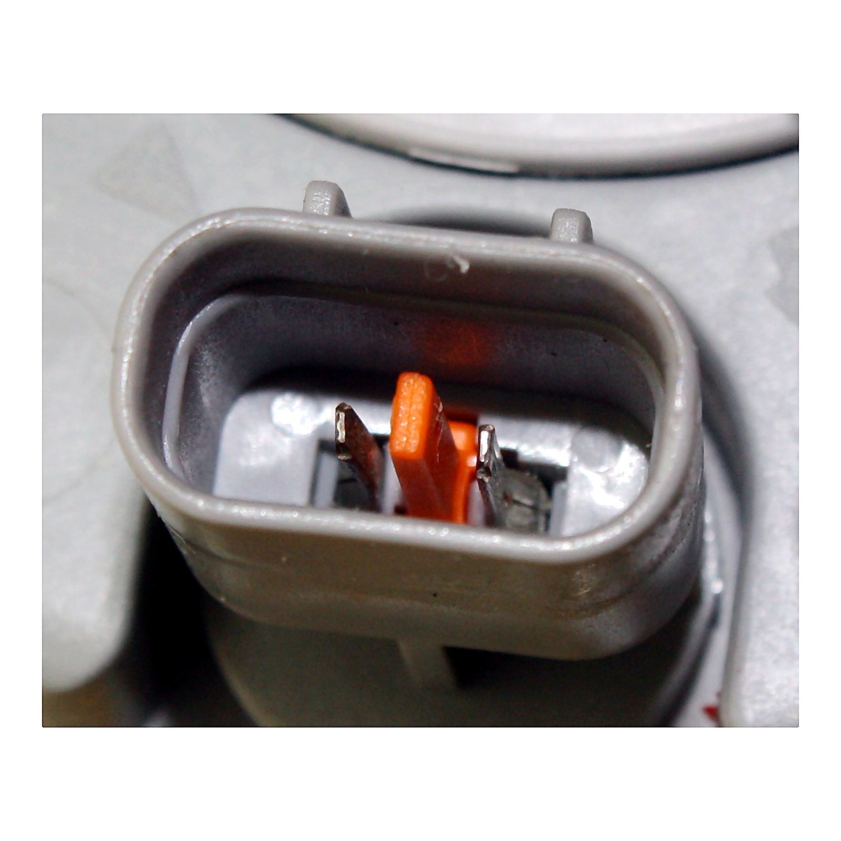 2001-2006 Hyundai Santa_Fe Fog Light Front Driver Side/Passenger Side – Back View (HY2592107)