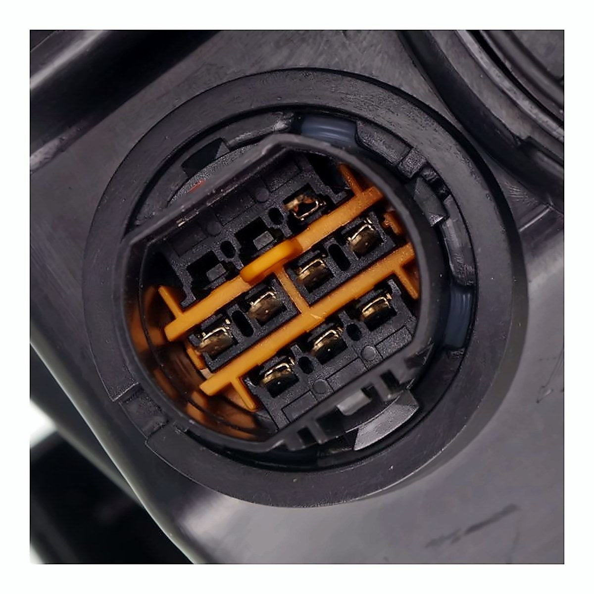 2014-2016 Kia Soul Headlight Driver Side Halogen Projection Type Without Auto – Back View (KI2502168)