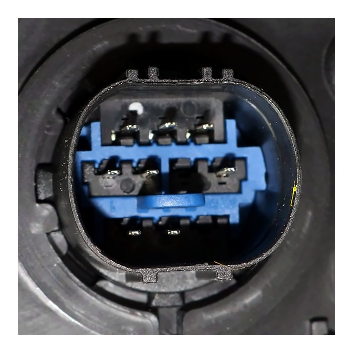 2016-2018 Kia Sorento Headlight Passenger Side With Hid Without Adaptive – Back View (KI2503193)