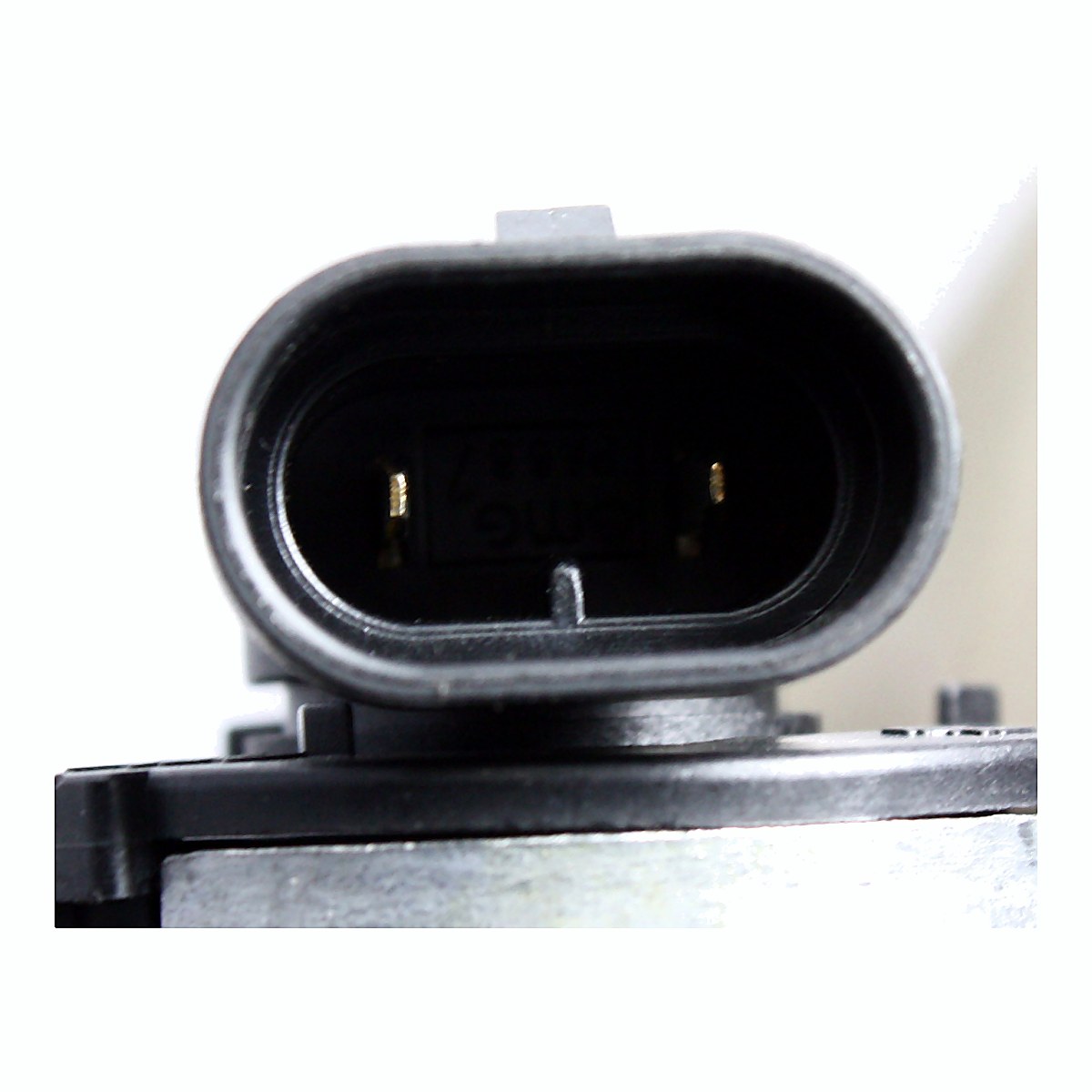 2003-2006 Kia Magentis Fog Light Front Passenger Side – Back View (KI2593106)