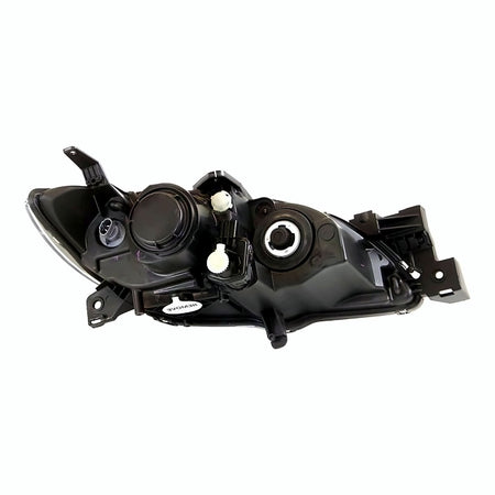 2004-2006 Mazda 3 Headlight Driver Side Sdn With Hid – Close-Up View (MA2518113)