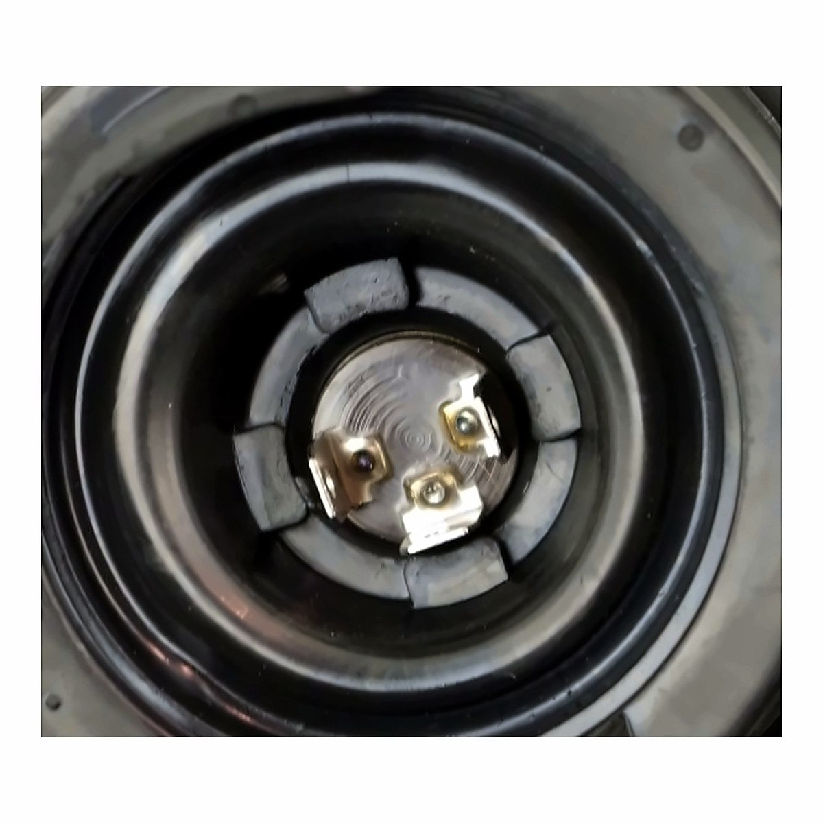 2000-2002 Mitsubishi Eclipse Headlight Driver Side To 01/02 – Back View (MI2502112)