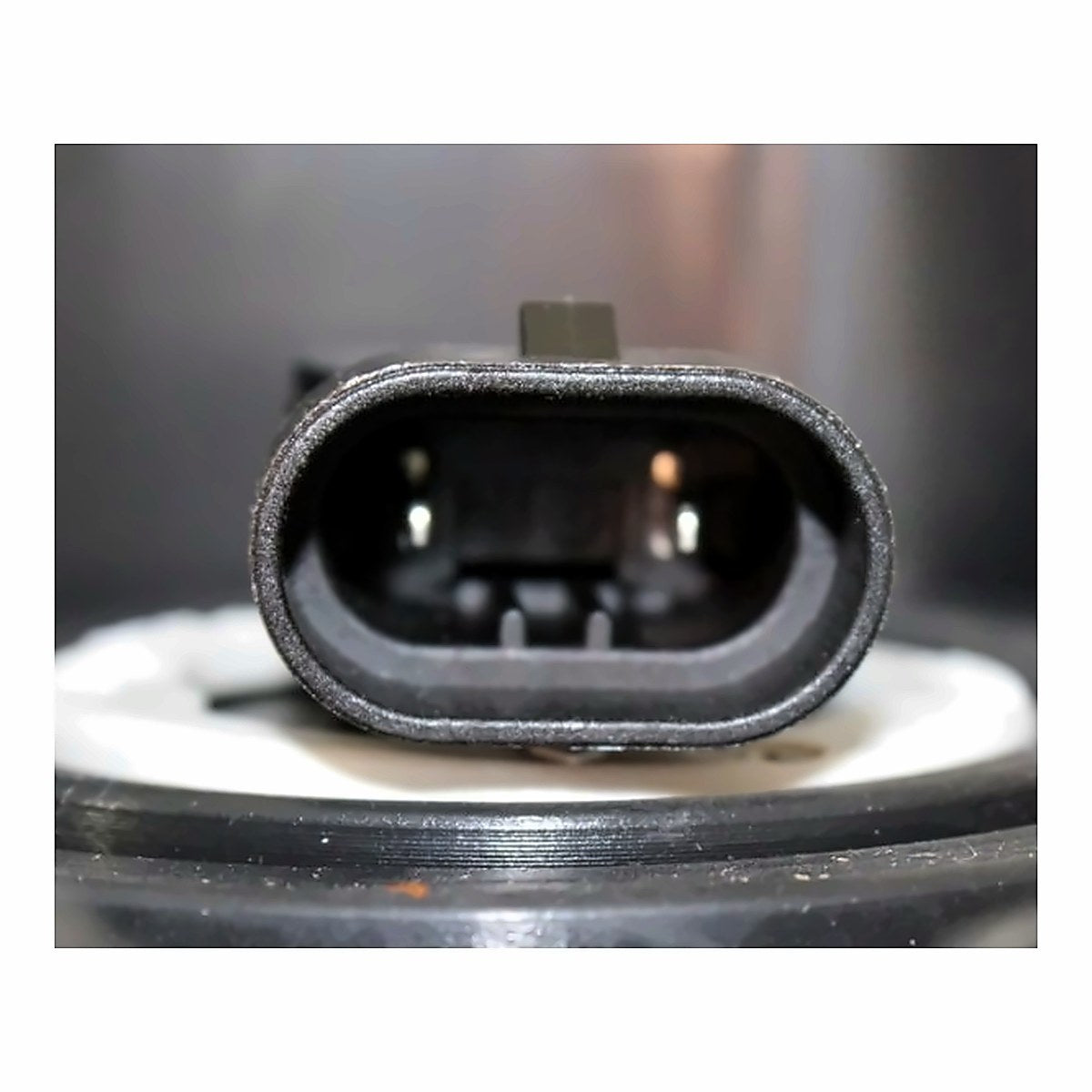 2005-2006 Mitsubishi Outlander Headlight Driver Side Ls/Se/Xls Model – Installed View (MI2502145)