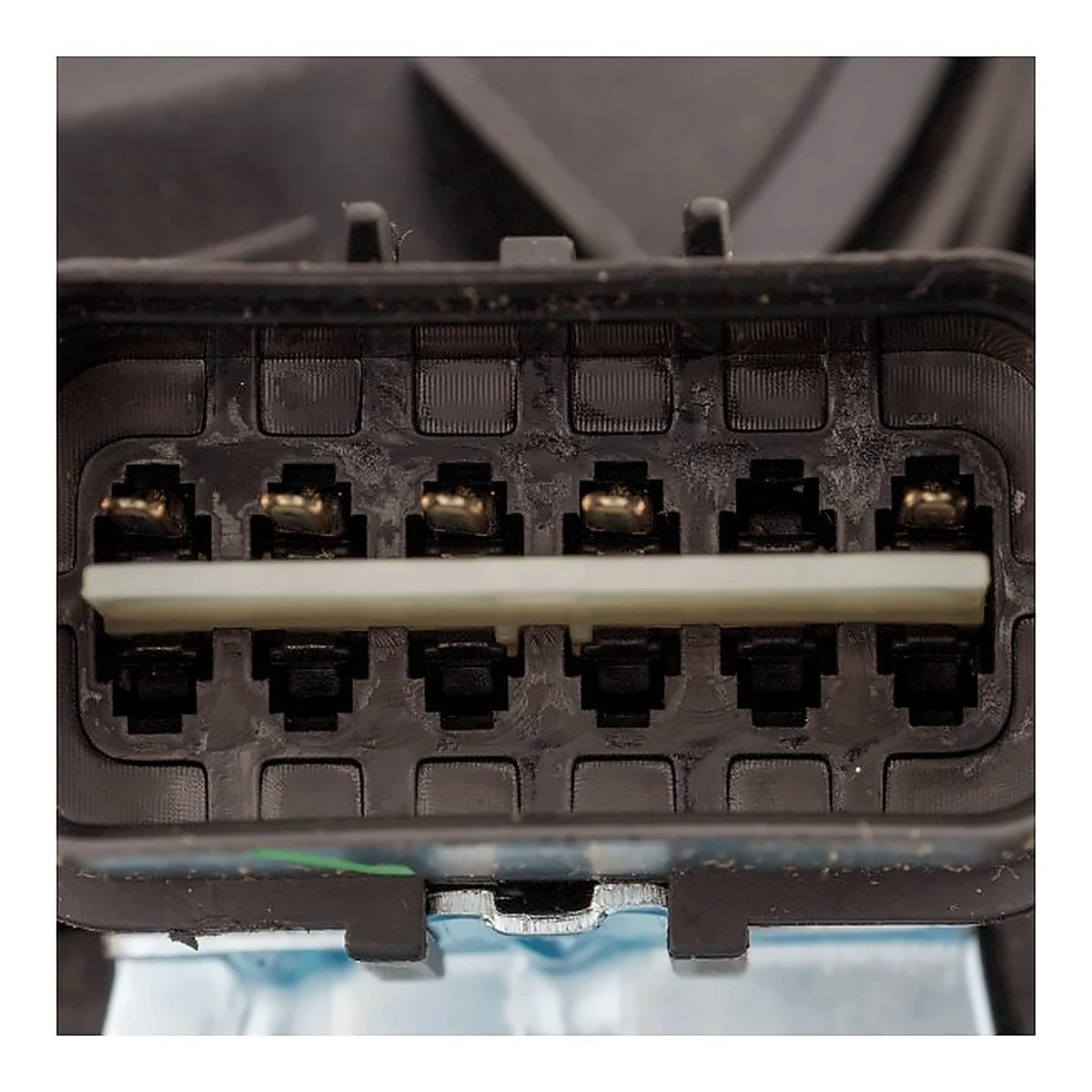 2008-2009 Mitsubishi Lancer_Evolution Headlight Passenger Side Halogen To Nov 01 2008 – Back View (MI2503139)