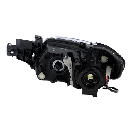 2005-2006 Mitsubishi Outlander Headlight Passenger Side Ltd – Close-Up View (MI2503146)