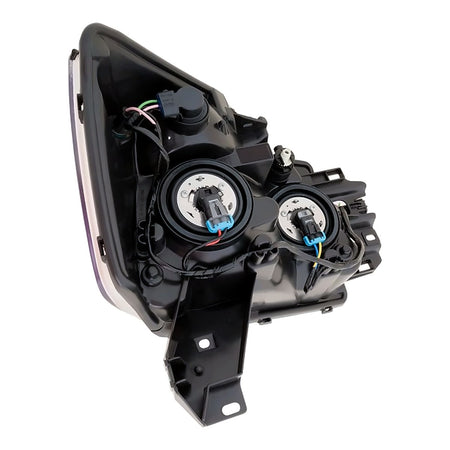 2005-2007 Nissan Armada Headlight Driver Side – Close-Up View (NI2502154)