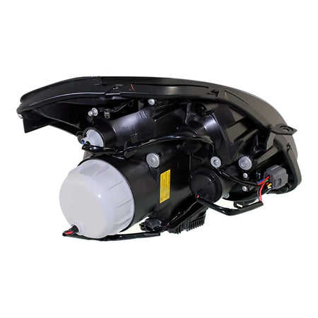 2004 Nissan Maxima Headlight Driver Side Xenon – Close-Up View (NI2502164)