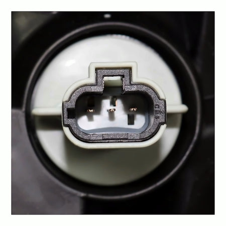 2008 Nissan Rogue Headlight Driver Side Xenon – Installed View (NI2502172)