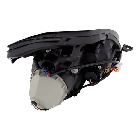 2005-2006 Nissan Maxima Headlight Driver Side Halogen – Close-Up View (NI2502183)