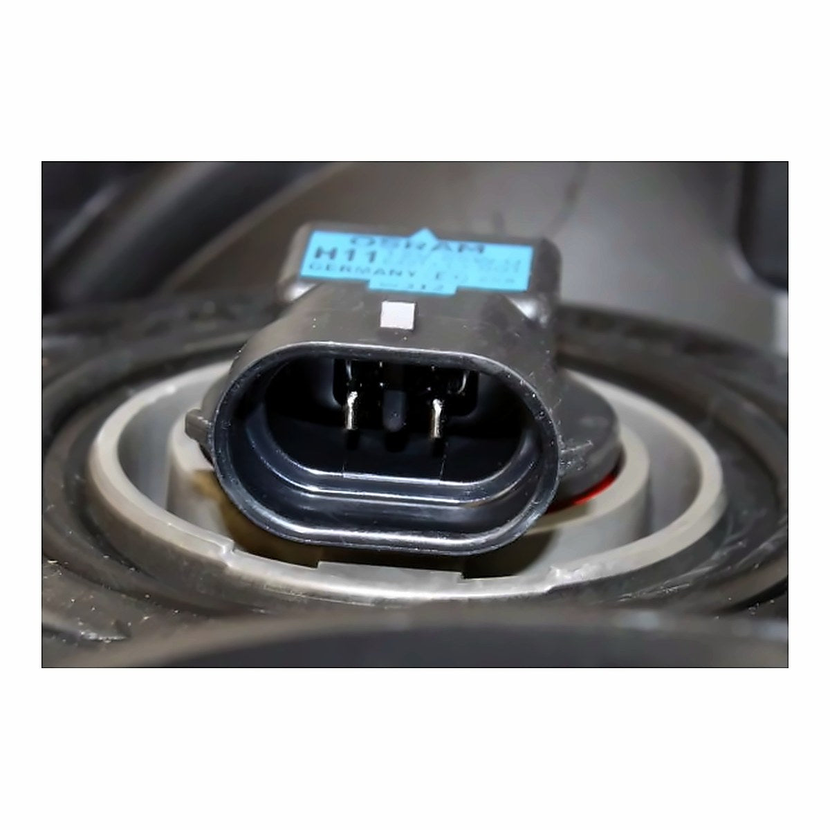 2013 Nissan Rogue Headlight Driver Side Halogen – Installed View (NI2502217)