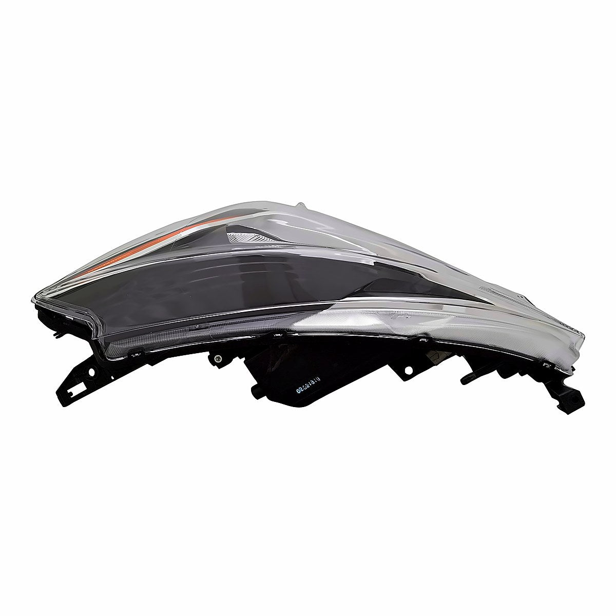 2018-2020 Nissan Kicks Headlight Driver Side Halogen – Close-Up View (NI2502264)