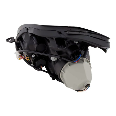 2005-2006 Nissan Maxima Headlight Passenger Side Halogen – Close-Up View (NI2503183)