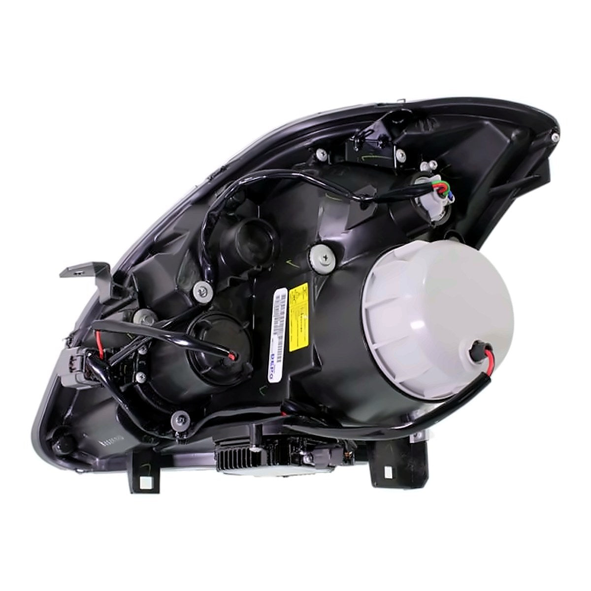 2005-2006 Nissan Maxima Headlight Passenger Side Xenon – Close-Up View (NI2503184)