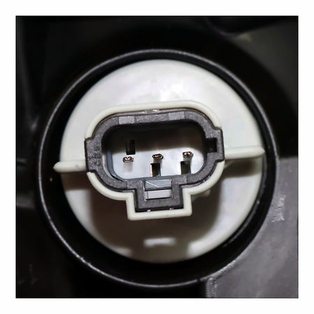 2009-2010 Nissan Rogue Headlight Passenger Side Xenon – Installed View (NI2503203)