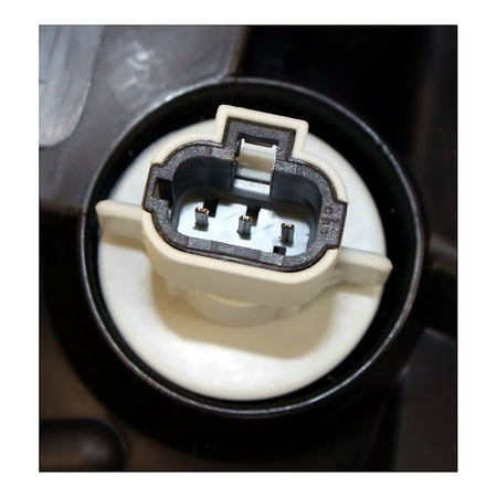 2013 Nissan Rogue Headlight Passenger Side Halogen – Installed View (NI2503217)