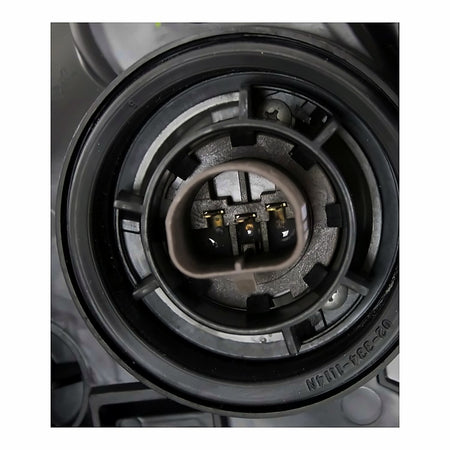 2014-2016 Nissan Versa_Hatchback Headlight Passenger Side Exclude Sr Trim – Installed View (NI2503223)