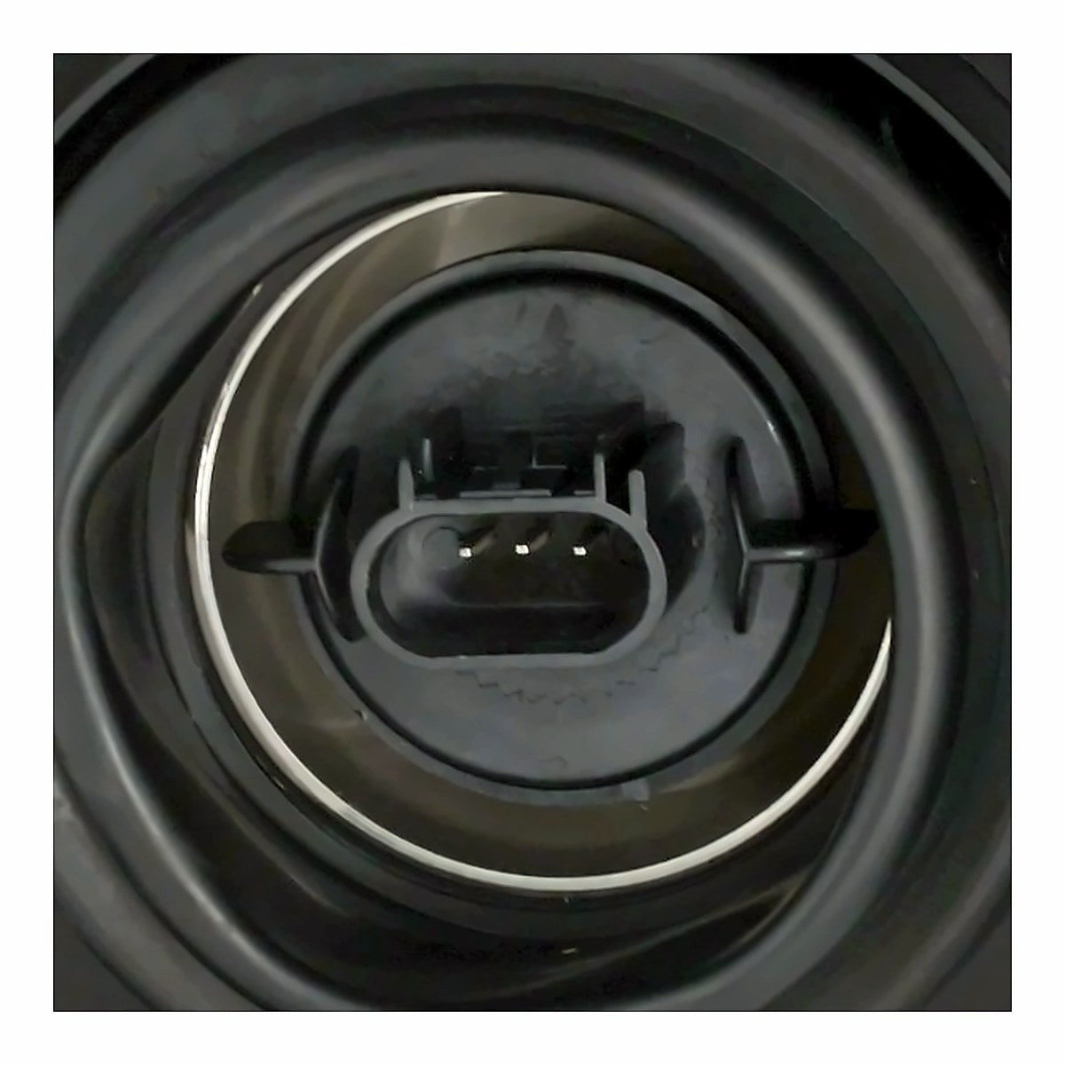 2013-2021 Nissan Nv200 Headlight Passenger Side – Installed View (NI2503225)