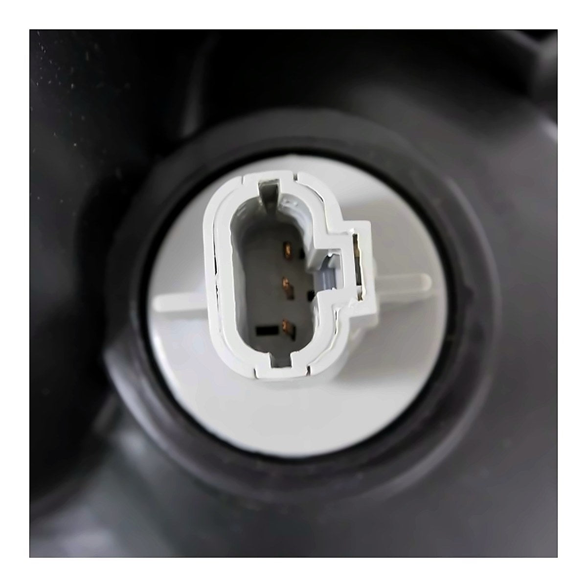 2012-2017 Nissan Quest Headlight Passenger Side Halogen Frontom 4/12/12 – Installed View (NI2503229)