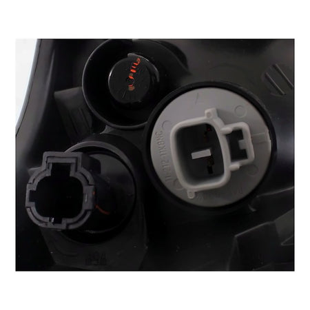 2007-2008 Subaru Forester Headlight Driver Side With Sport Pkg (Black) – Close-Up View (SU2502135)