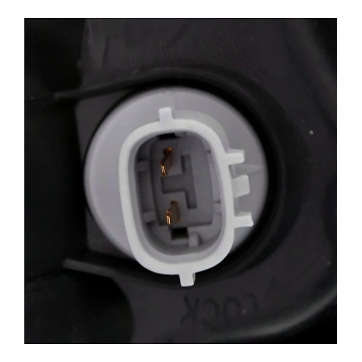 2014-2016 Toyota Tundra Headlight Passenger Side Halogen Without Level Adjuster Without Led Running Lamp Sr/Sr5/Ltd – Back View (TO2503218)