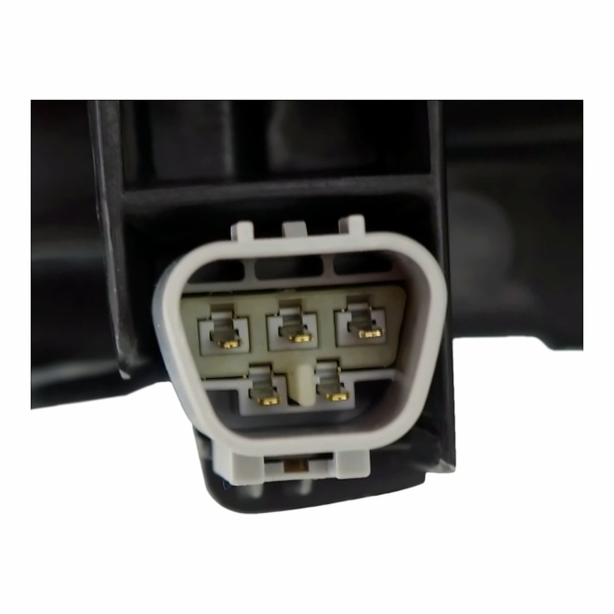2015-2017 Toyota Camry Headlight Passenger Side Led Xse Black Bezel – Installed View (TO2503229)