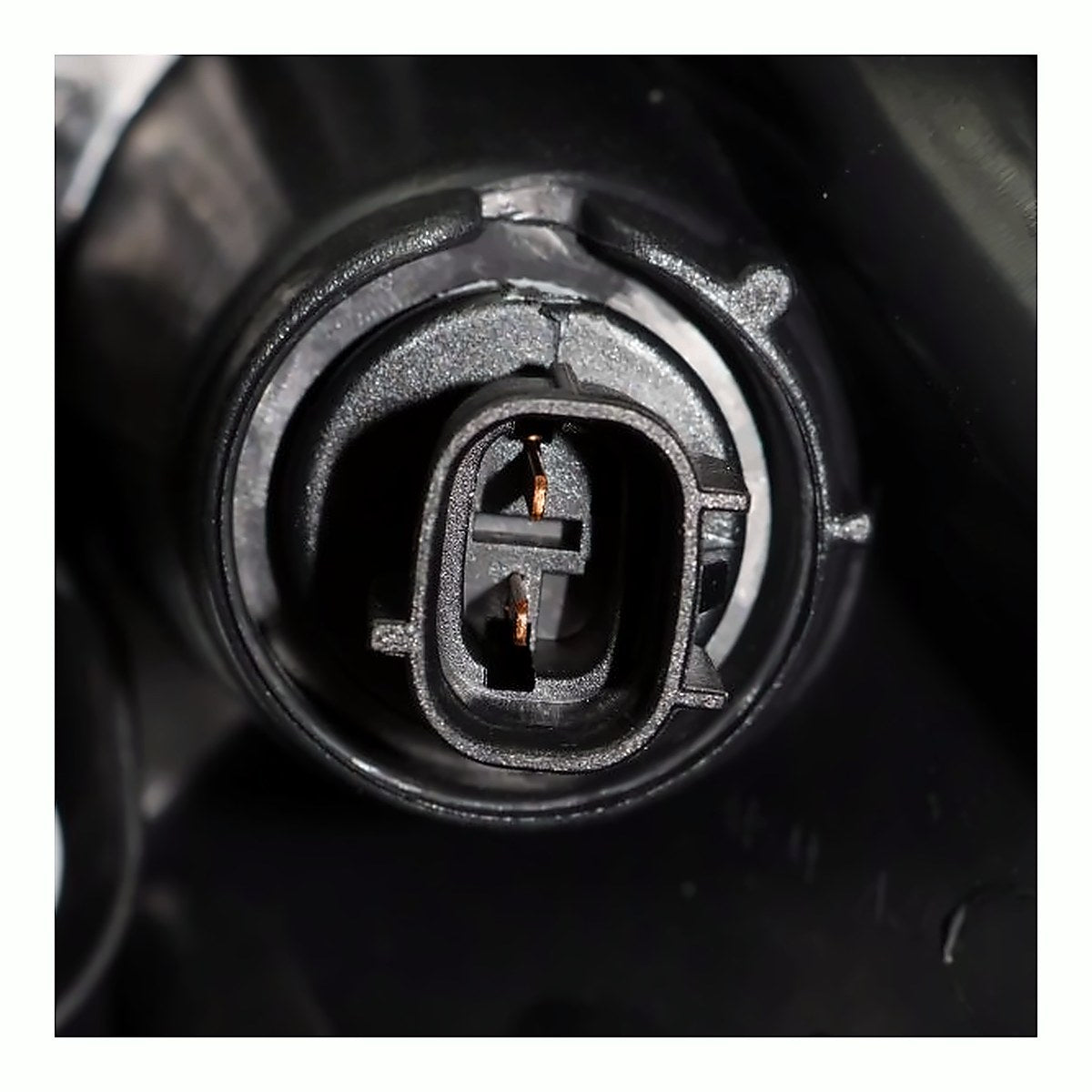 2016-2018 Toyota Avalon Headlight Driver Side Hid – Back View (TO2518188)