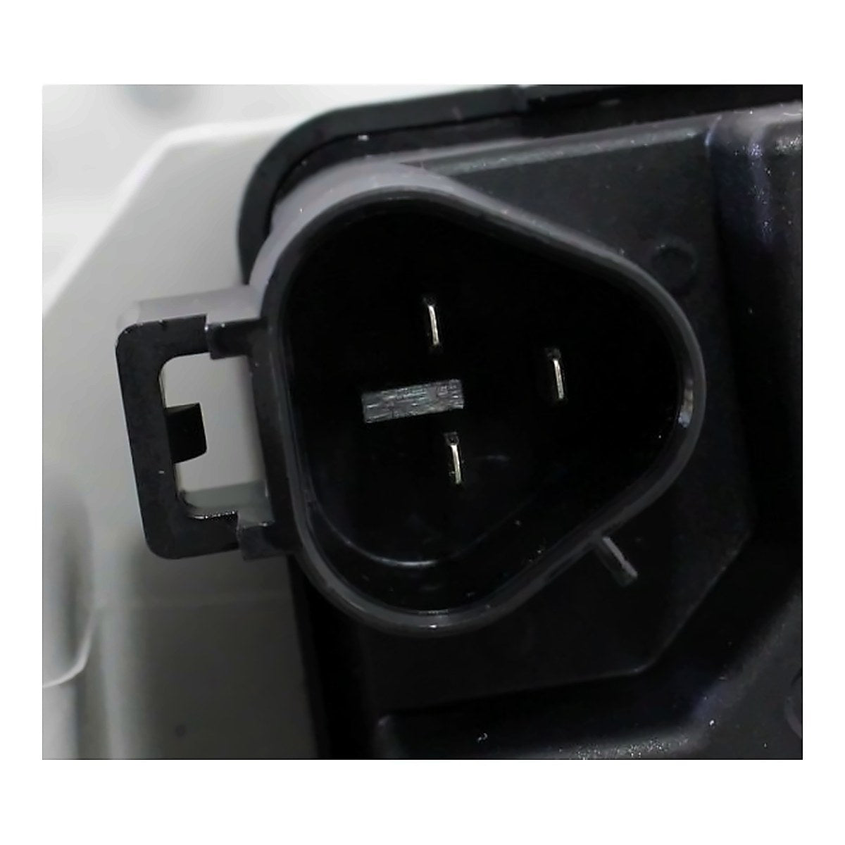 2012-2014 Toyota Camry Headlight Passenger Side Hid Without Bulb/Module – Installed View (TO2519135)
