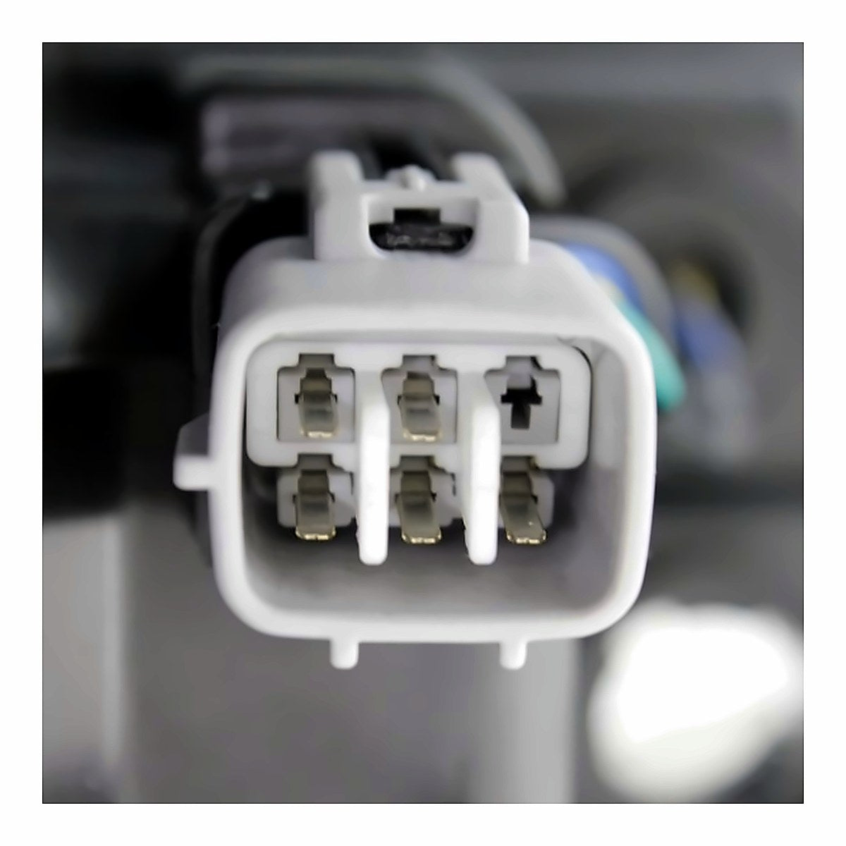 2015-2017 Toyota Yaris_Hatchback Headlight Passenger Side Halogen With Led Drl Se Model – Back View (TO2519151)