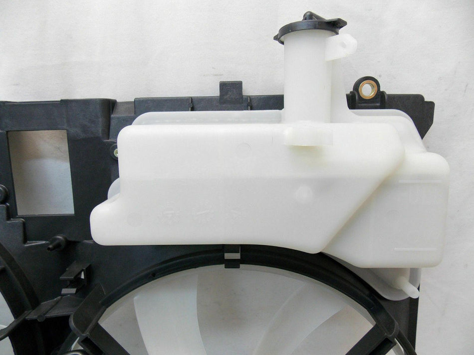 2005-2006 Toyota Sienna Cooling Fan Assy 3.3L Frontom 9/05